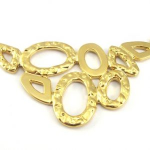 Hollow pendant asymmetrical shapes