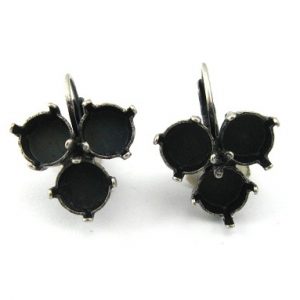 39ss triangle earrings