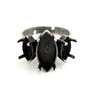 Navette ring setting