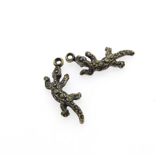 תליון בצורת לטאה 9x20 מ"מ