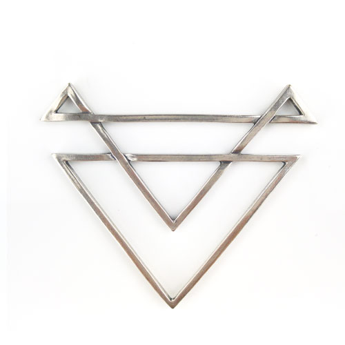 תליון משולשים חלול 75x85mm כ.צ 1יח